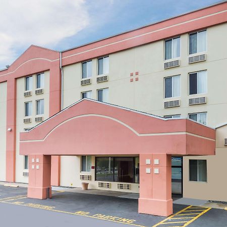 Motel Super 8 By Wyndham Danbury Exterior foto